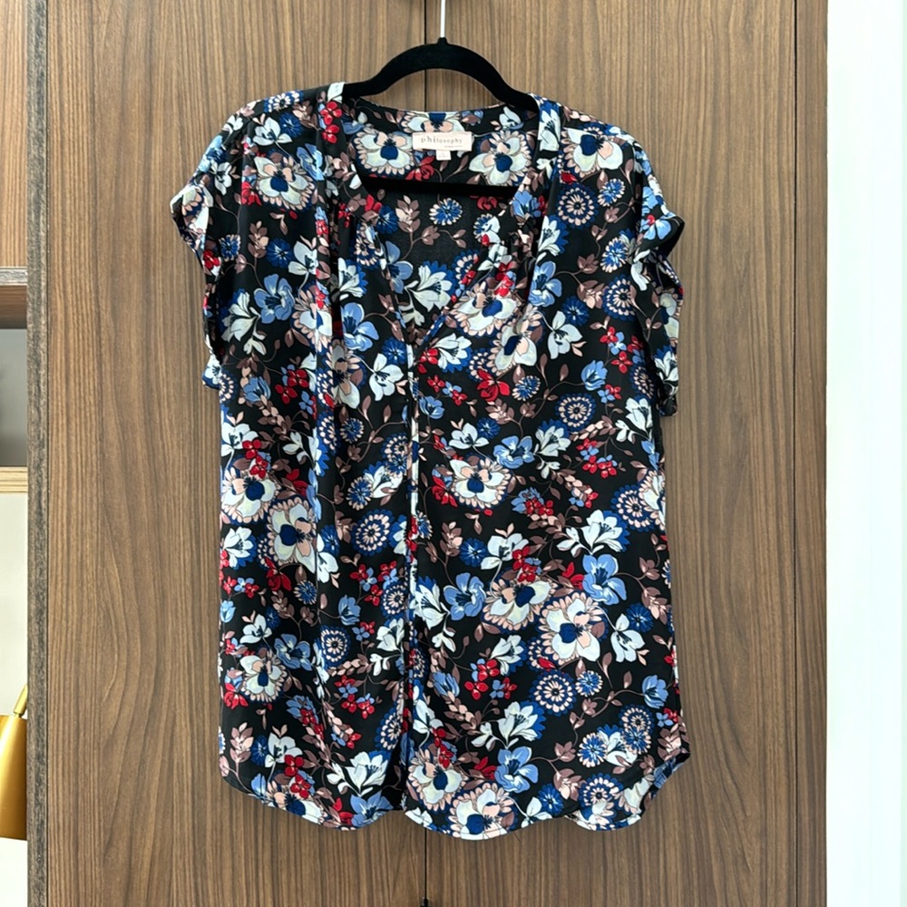 Floral, v-neck, capped sleeved blouse. Size: L